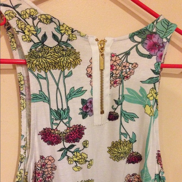 Floral Flowy Racerback Tank - Picture 3 of 4