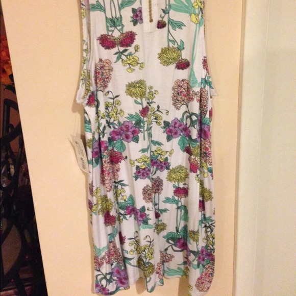 Floral Flowy Racerback Tank - Picture 4 of 4
