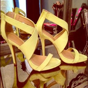 SALE!!!!!!💥✨Bright neon heels💥✨👀🔥🔥👠