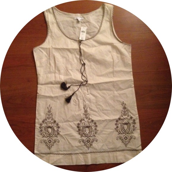 NWT GAP cream simple dress with brown embroidered