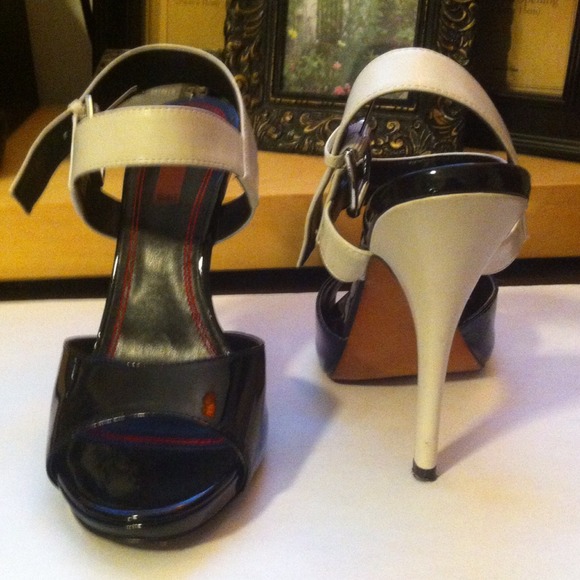 REDUCED😱💃Black & White Ankle Strap Heels💃 - Picture 3 of 4