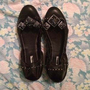 Brand new Mis-matched Miu Miu flats  L 37.5 R 36.5