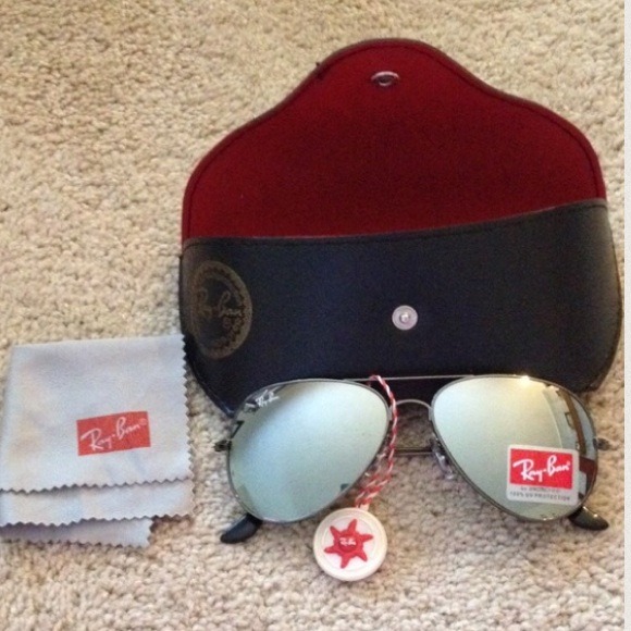 💯% authentic ray ban RB3025 aviators!
