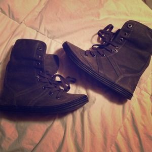 Gray Blowfish fold over boots!! Size 7.5