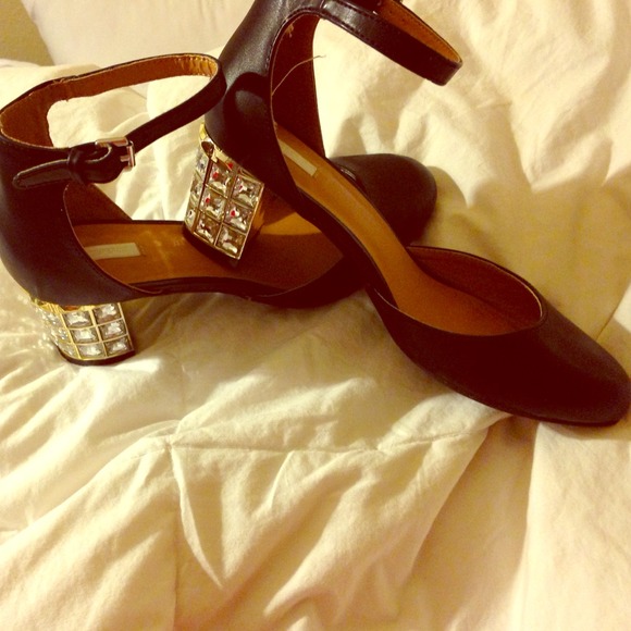 Glam Heel Pump never worn!