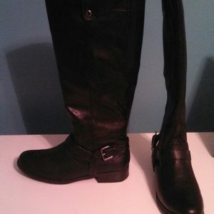**new never been worn black boots**