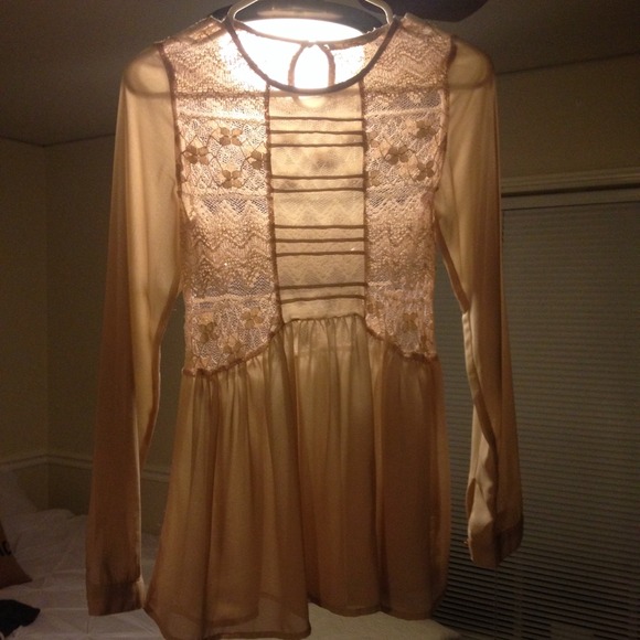 Beige peasant style spring top sheer