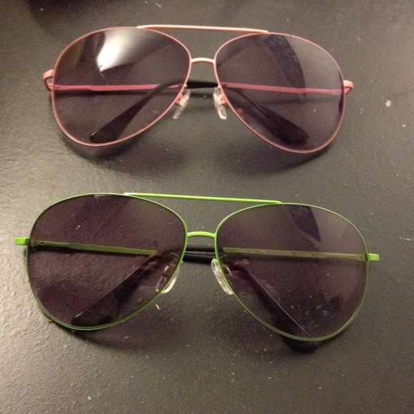 Forever 21 Accessories - 2 pairs of aviator sunnies 😎