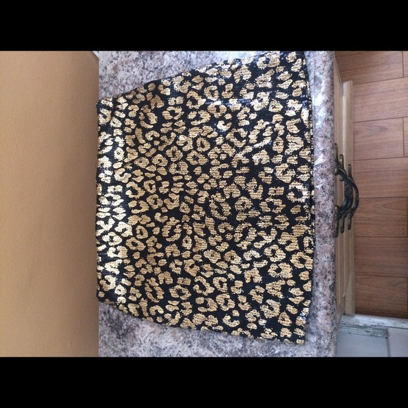 Leopard skirt
