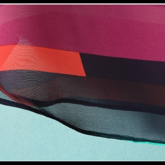 Square Printed Chiffon Blouse (NEW) - Picture 3 of 3