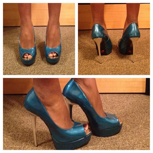 Shiny blue heels