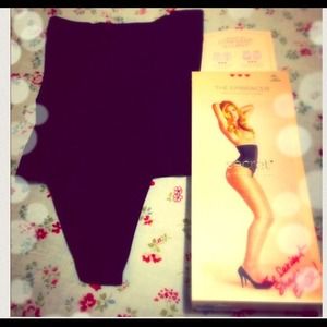Waist clincher and gilly hicks undies