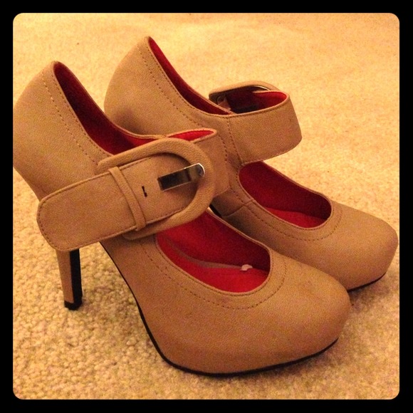 Madeline Stuart Mary Jane 5" Heels size 7M