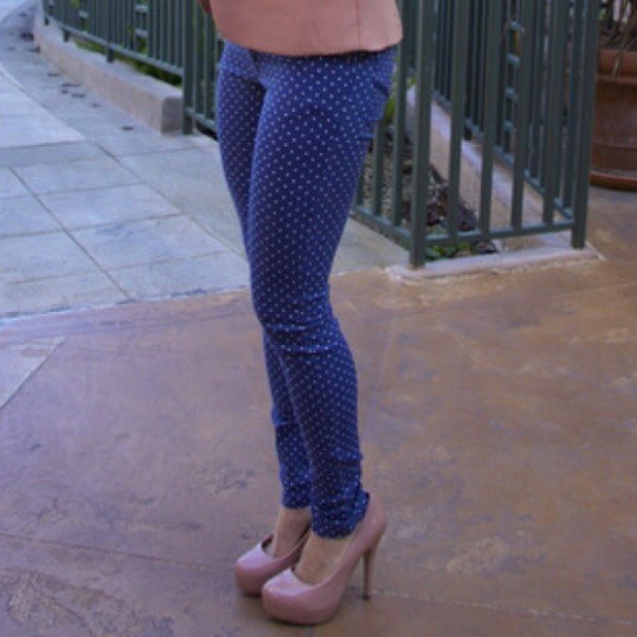 Polka dot stretch pants.