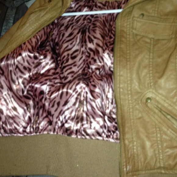 Leather jacket - Picture 2 of 3