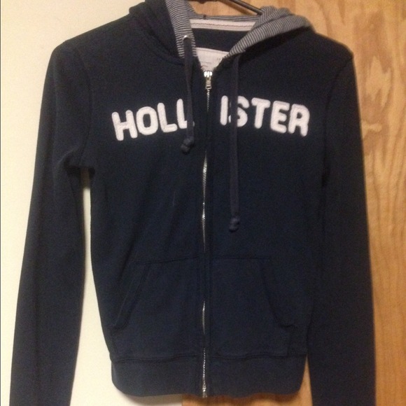 Navy sweatshirt.