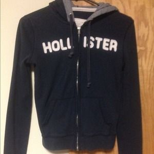 Navy sweatshirt.