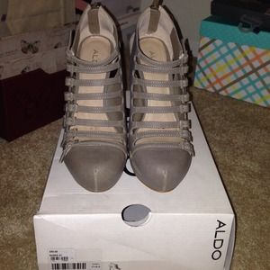 😍Sale😍Buckled Up Aldo heels