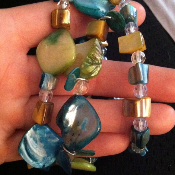 *******Sold in bundle*****Shell like bracelet