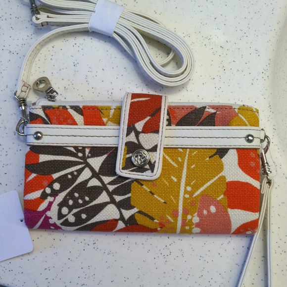 Sold in bundle! Cute wristlet