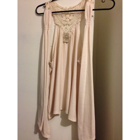 Flowy lace vest