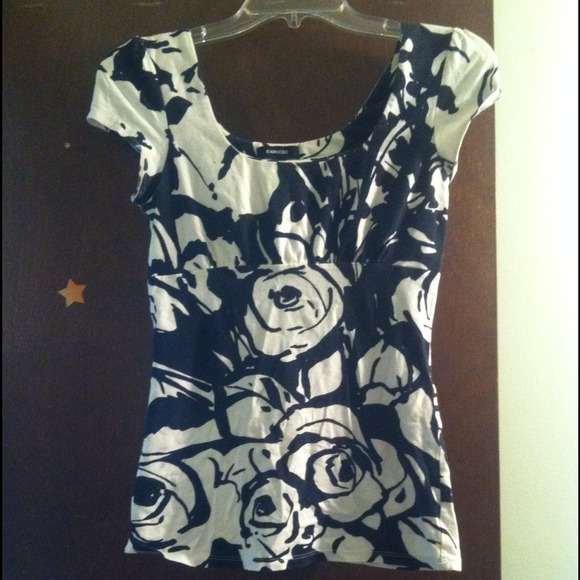 Black and white scoop top - Picture 1 of 2