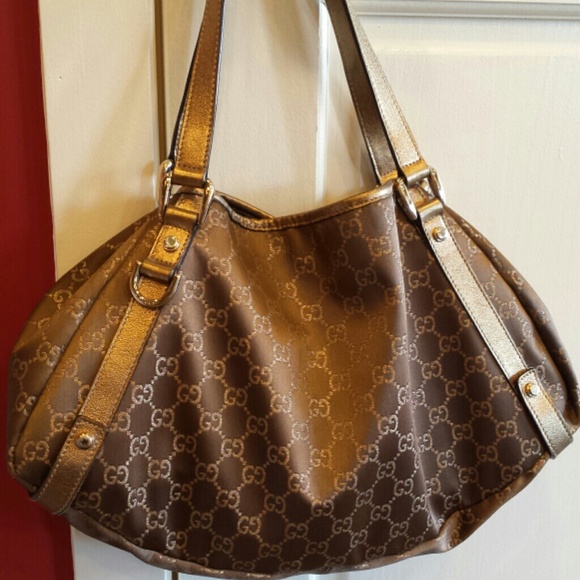 Gucci handbag. Reduced