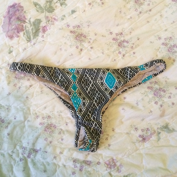 🚫SOLD🚫Acacia Swimwear Thai Axel bottoms