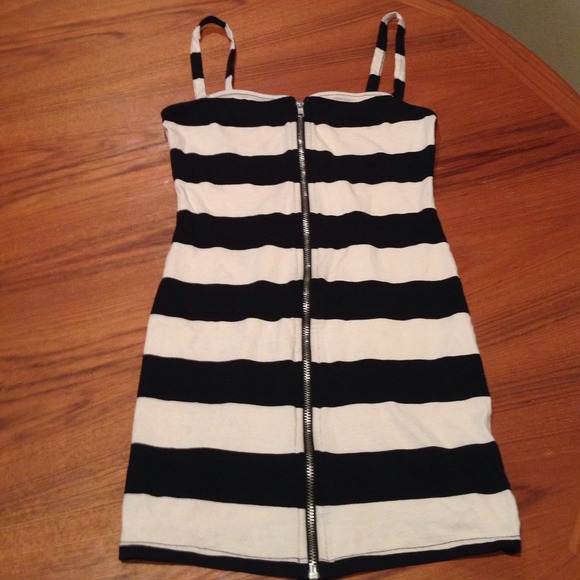 H&M stripped zipper dress