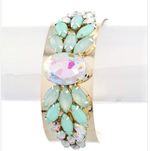 Gorgeous 3D Flower Cuff Bracelet