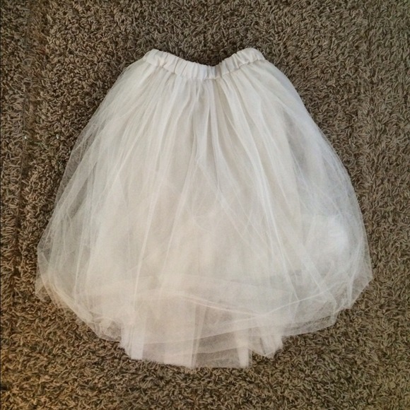 Gorgeous White Tulle Skirt - Picture 2 of 3