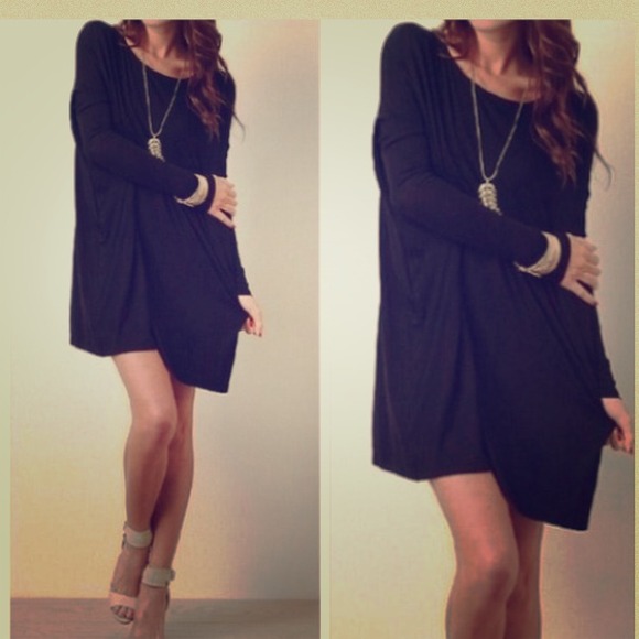 Dresses & Skirts - BLACK LONG SLEEVE DRESS!