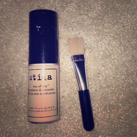 Stila Foundation and concealer with brush