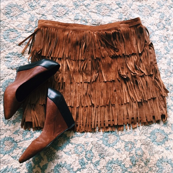 🎉HOST PICK🎉 Zara Brown Suede Fringe Skirt
