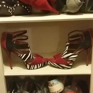 Size 10 strappy zebra and dark fuschia stilletos