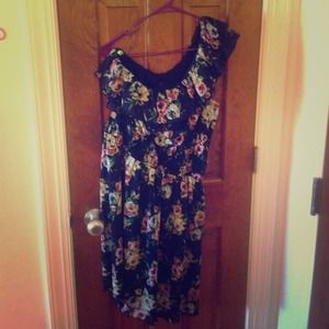 🎀SOLD🎀 Floral, One Shoulder, Ruffle Dress!