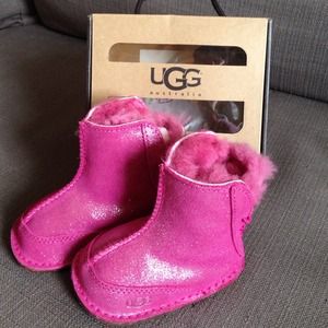 Sold!! Infant Uggs size Small