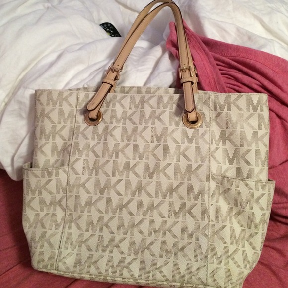Used MK Vanilla Tote