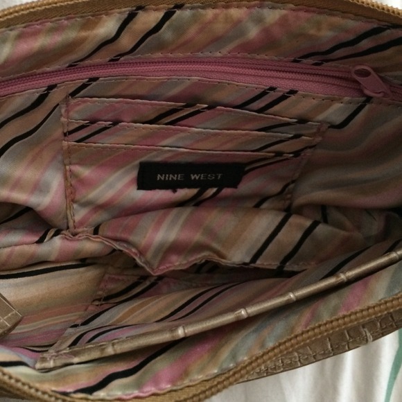 NINE WEST link purse - Picture 2 of 5