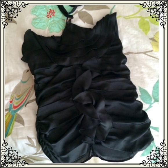 ARDEN B ruffle & rouched top