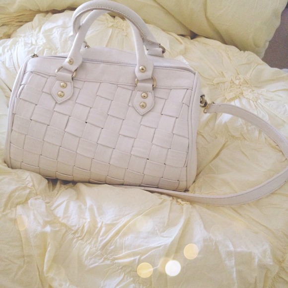Steve Madden Handbags - STEVE MADDEN WHITE SATCHEL