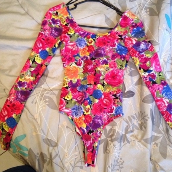 Tops - Flowery spring bodysuit