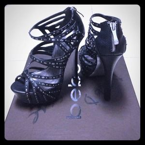 Bebe shoes black like new
