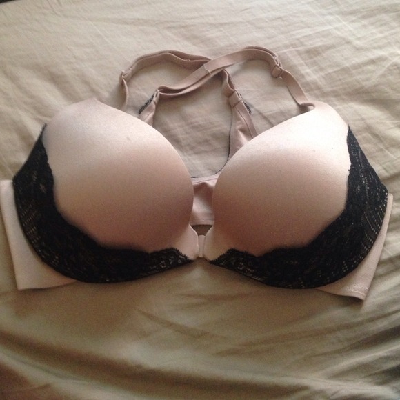 Victoria secret nude/black lace bra