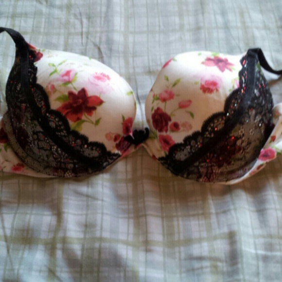 Victoria's secret very sexy push up 32DD