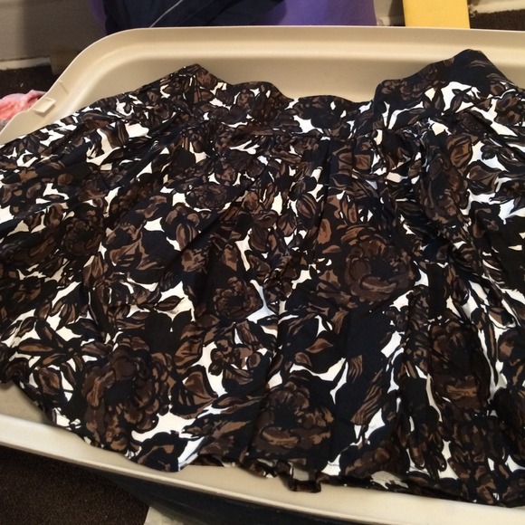 Circle skirt with pockets