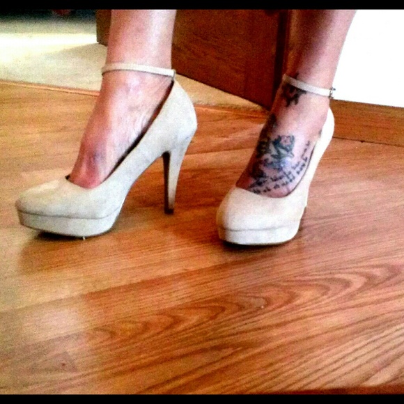 🎀Nude Suede Heals!🎀