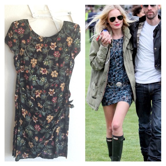 Dresses & Skirts - summer ready wrap mini dress