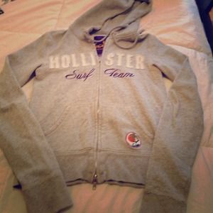 Hollister zip-up