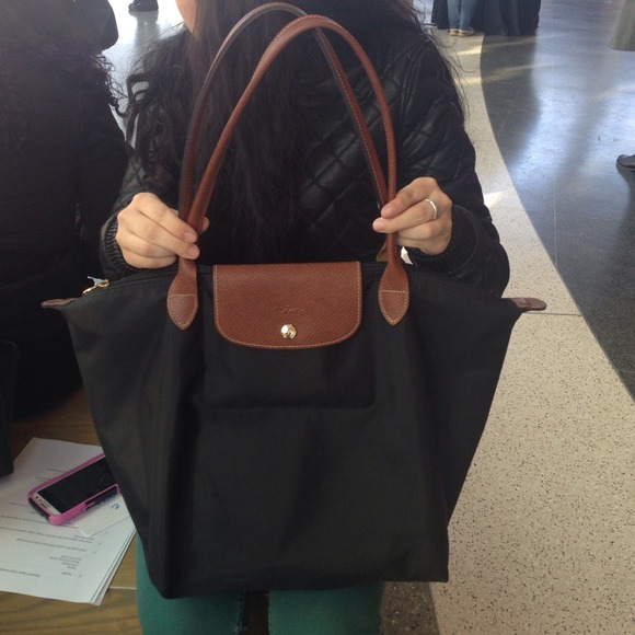 Longchamp Handbags - 🚨SOLD🚨 Large Black Longchamp Le Pliage Tote